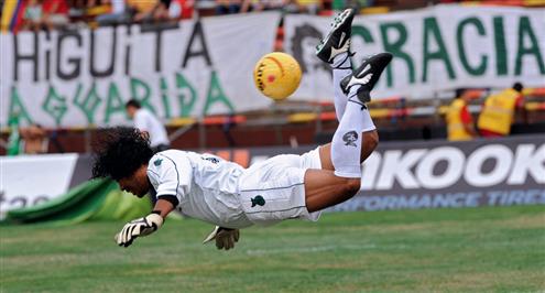 #تصريح_مجنون.. عندما تربى هيجيتا "السجين" حافياً فأفتخر بإمتلاكه لقميص !